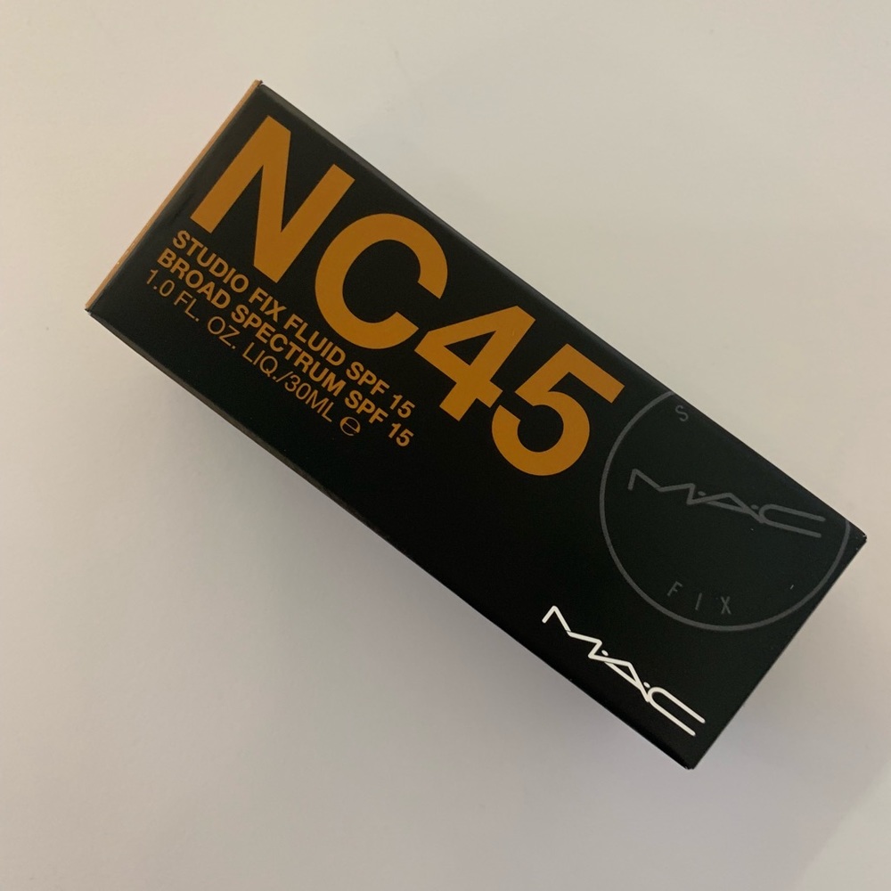 NIB Mac Studio Fix Foundation NC45